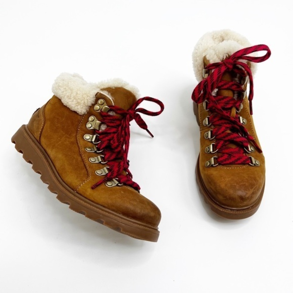Sorel Tan Ankle Boots with Red Laces